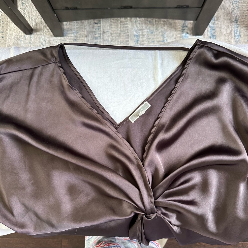 Pleione Chocolate Brown Satin Front Twist Blouse XL V Neck Dolman Sleeve - Picture 12 of 12